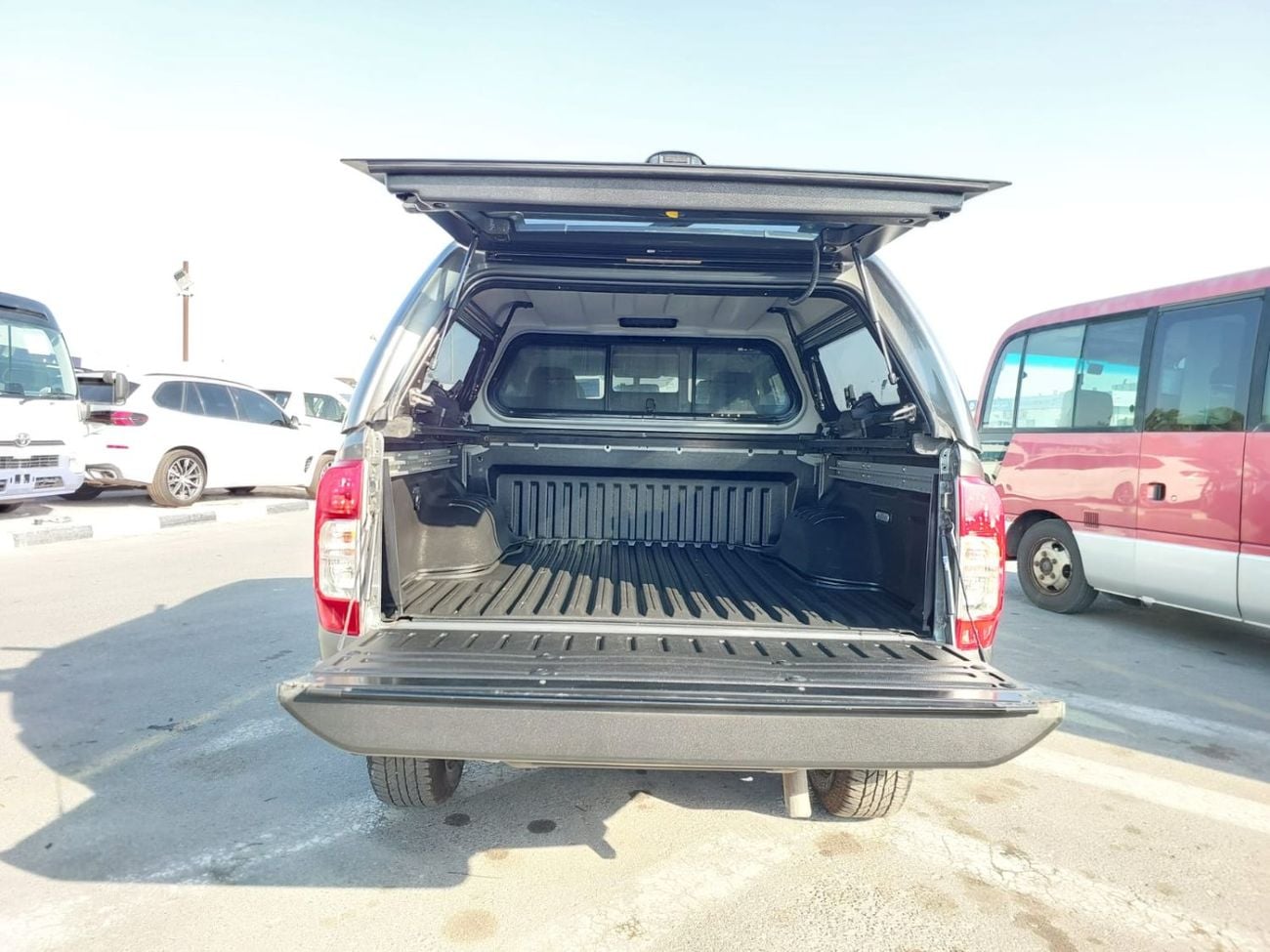 Nissan Navara (RAMADAN OFFER) NISSAN NAVARA PICK UP RHD 2018 MODEL 2.3 L DIESEL AUTOMATIC(PM44576)