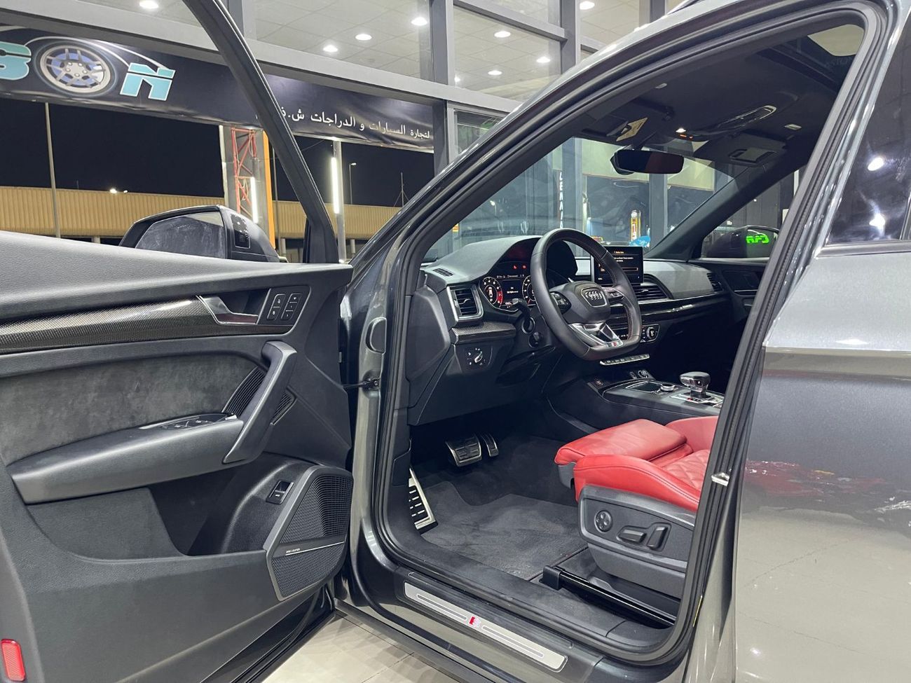 أودي SQ5 Sportback TFSI quattro 3.0L