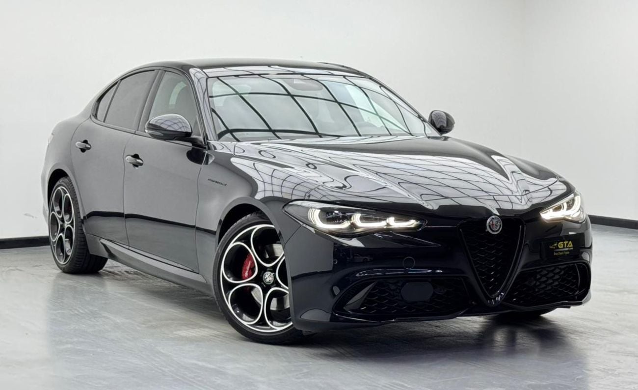 ألفا روميو جوليا 2024 Alfa Romeo Giulia Competizione Q2, 2030 Alfa Romeo Warranty + Service Pack, Very Low Km, GCC
