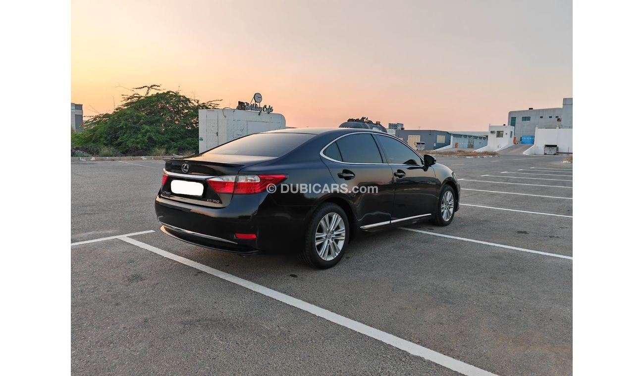 Used Lexus ES350 Es350 2015 for sale in Ras alKhaimah 697702
