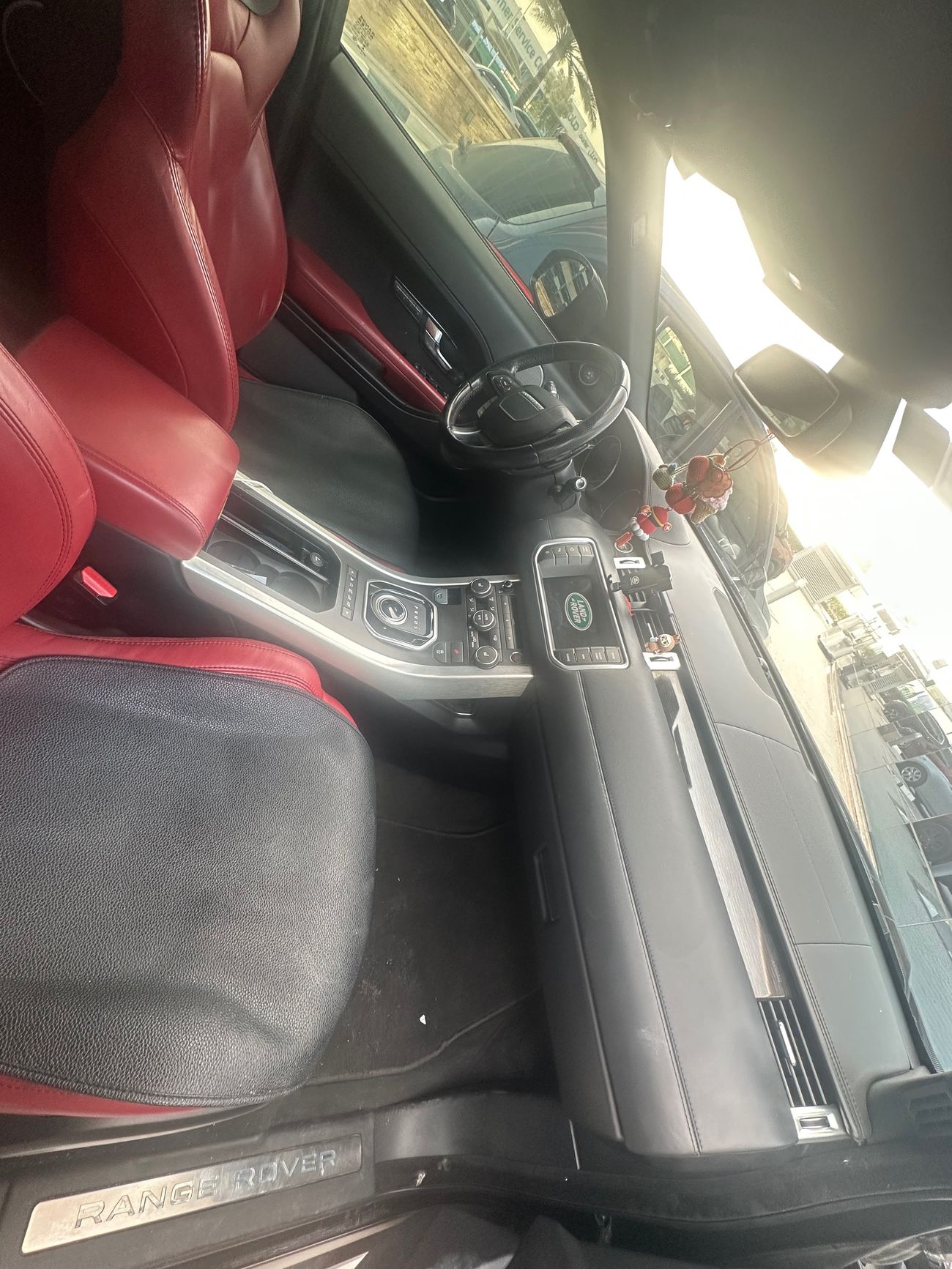 Land Rover Range Rover Evoque SE 2.0L SUV (5 Door)