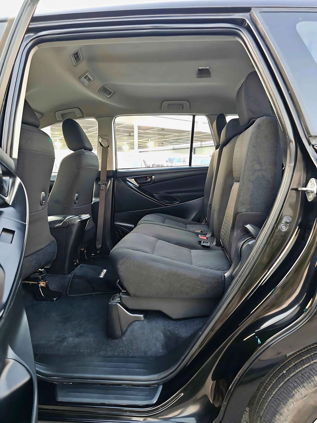 Toyota Innova SE/ V4 2.7/ 7 SEATS/ GCC/ NON ACCIDENT/ EXPORT ONLY / LOT# 20797