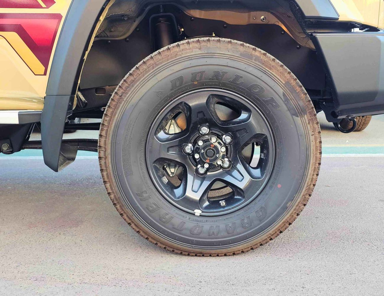 تويوتا لاند كروزر 70 LC76 / STD-HIGH OPTION / 4.0L PETROL V6 / M/T / WOOD / STEERING / WINCH SNORKEL (CODE # LC76)