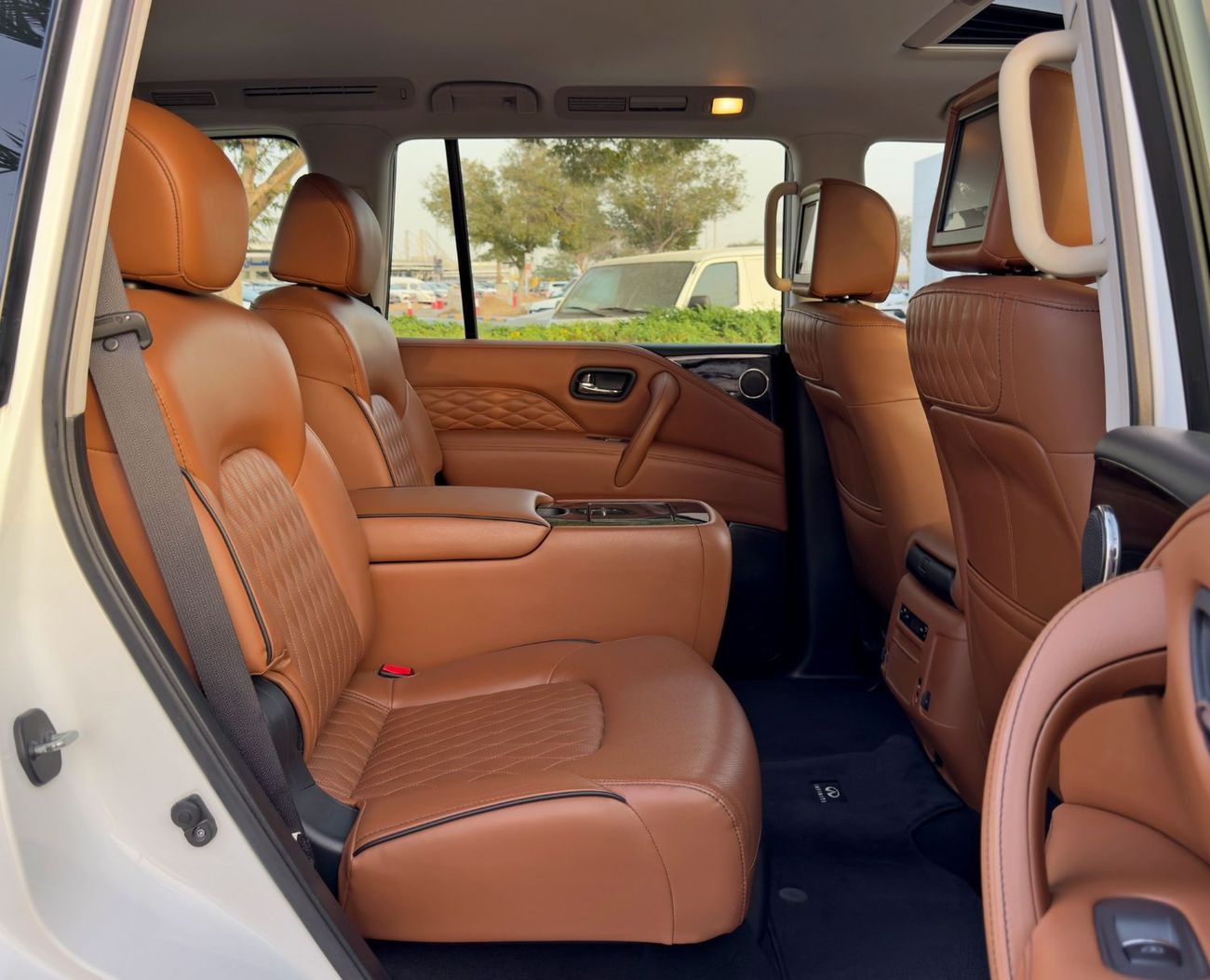 Infiniti QX80 Luxe 7st 5.6L