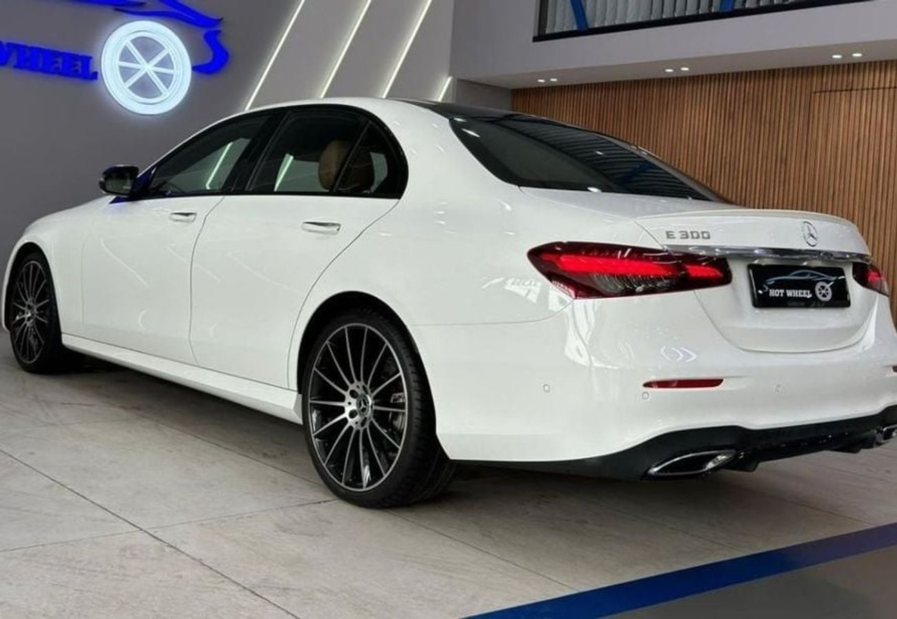 Mercedes-Benz E300 3.0L | GCC Spec | V4