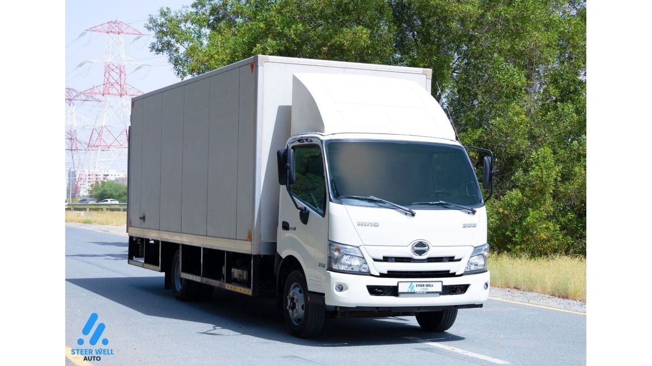 هينو 300 916 Dry Insulated Box with Tail Lift 4.0L RWD - Diesel MT - Good Condition - Book Now!