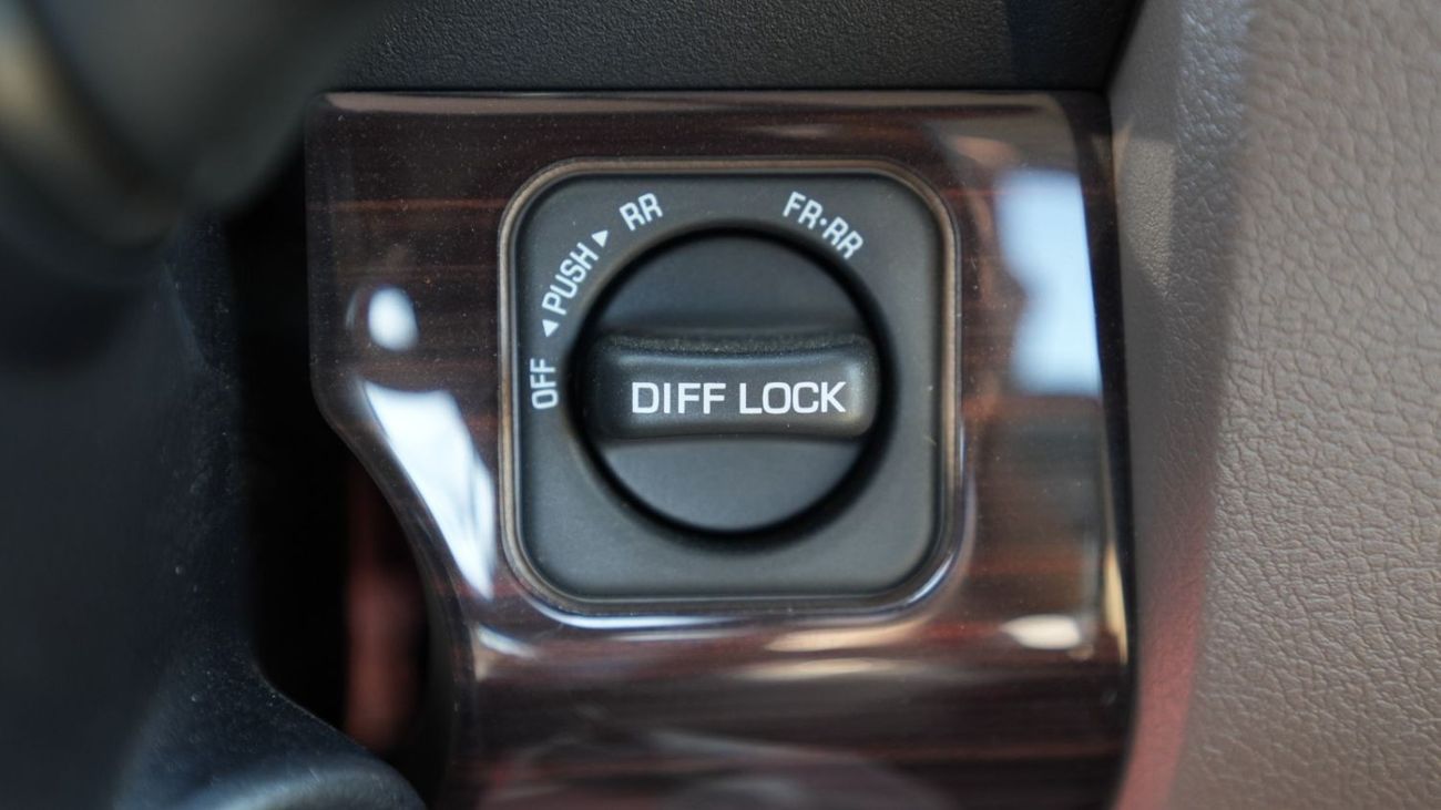 Toyota Land Cruiser Pick Up 2024 TOYOTA LC79 PICK-UP SINGLE CABIN 2.8L TURBO V4 DISESL  AUTOMATIC TRANSMISSION