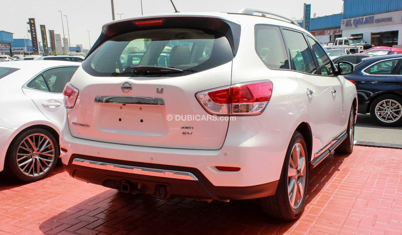 Nissan Pathfinder 4WD - SV