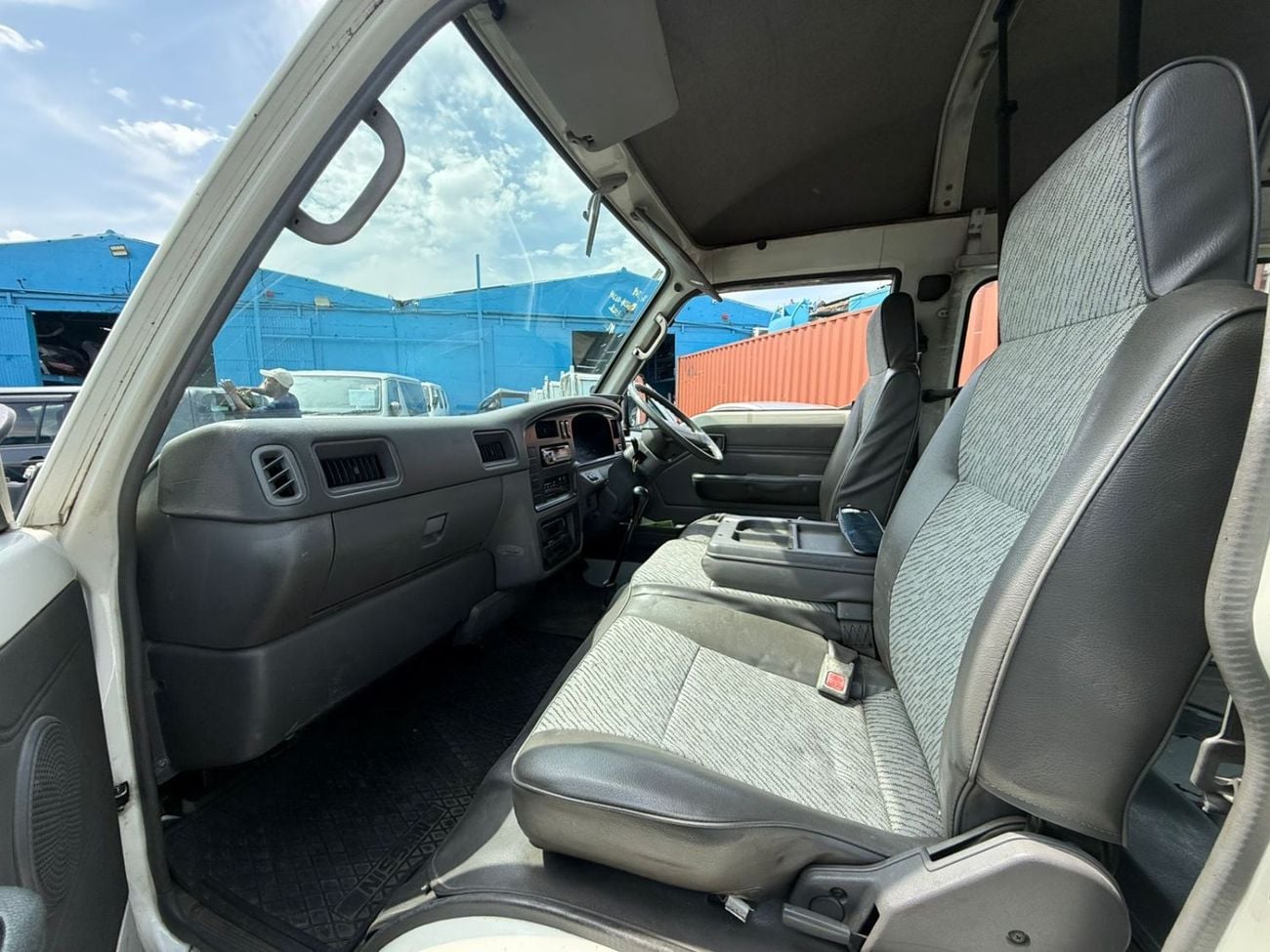 نيسان كارافان