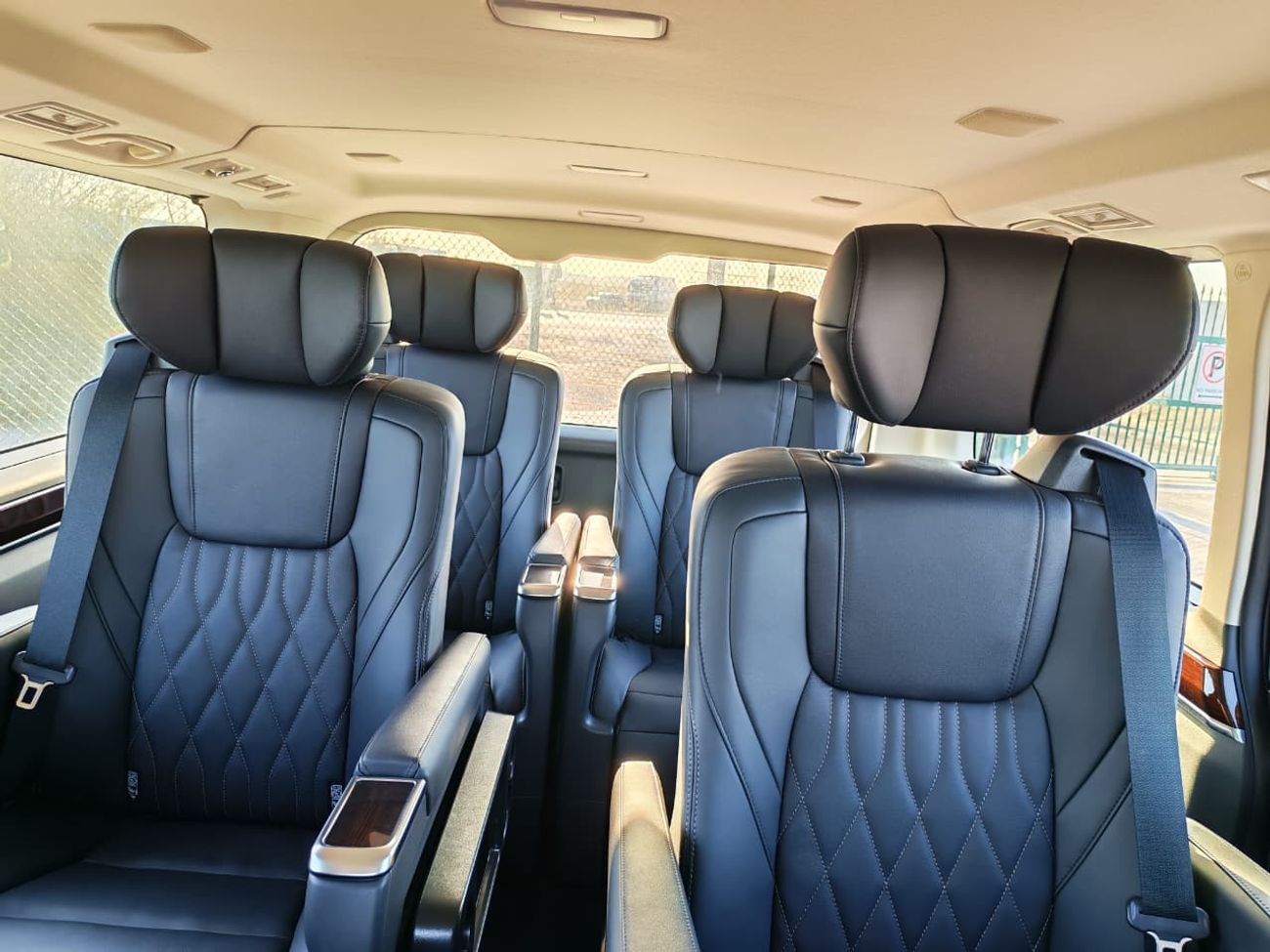 تويوتا جرافينا 2026 Toyota Granvia Premium (Full-Option with Radar) 6-Seater 3.5L V6 Petrol A/T RWD Export Only