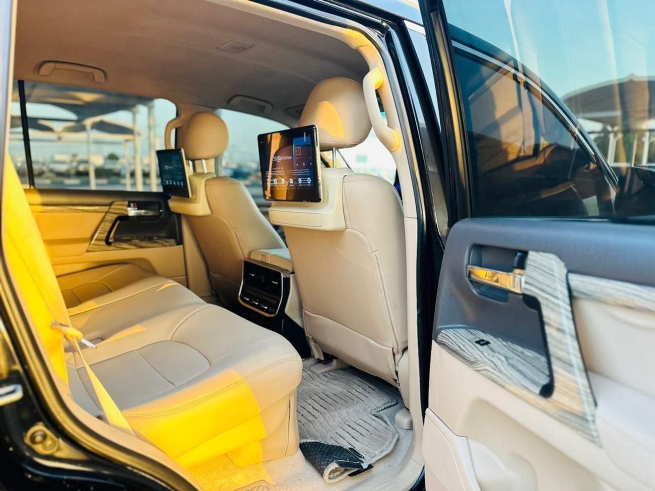 Toyota Land Cruiser GXR Toyota Landcruiser 2019 Facelift 2024 V6
