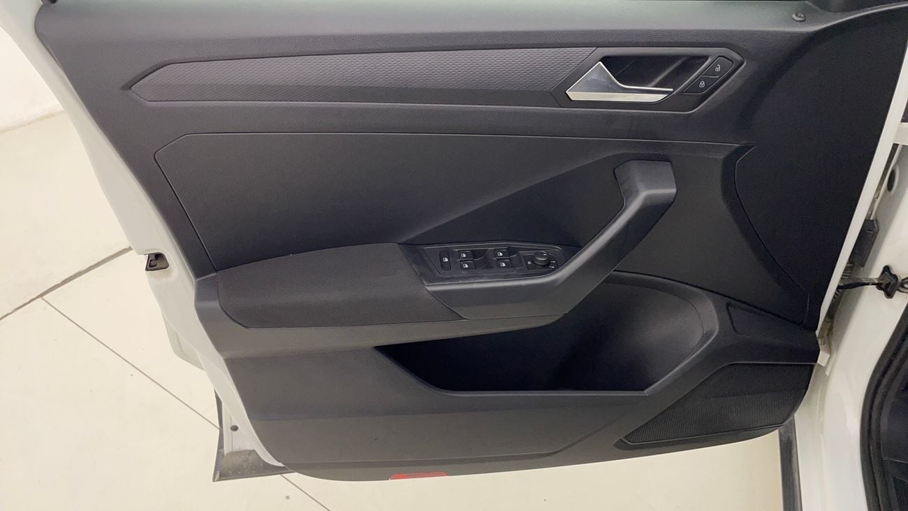 فولكس واجن T ROC 2021 TREND | AED 679/Month | 0 DP | 30 Day Return | Warranty | Service History