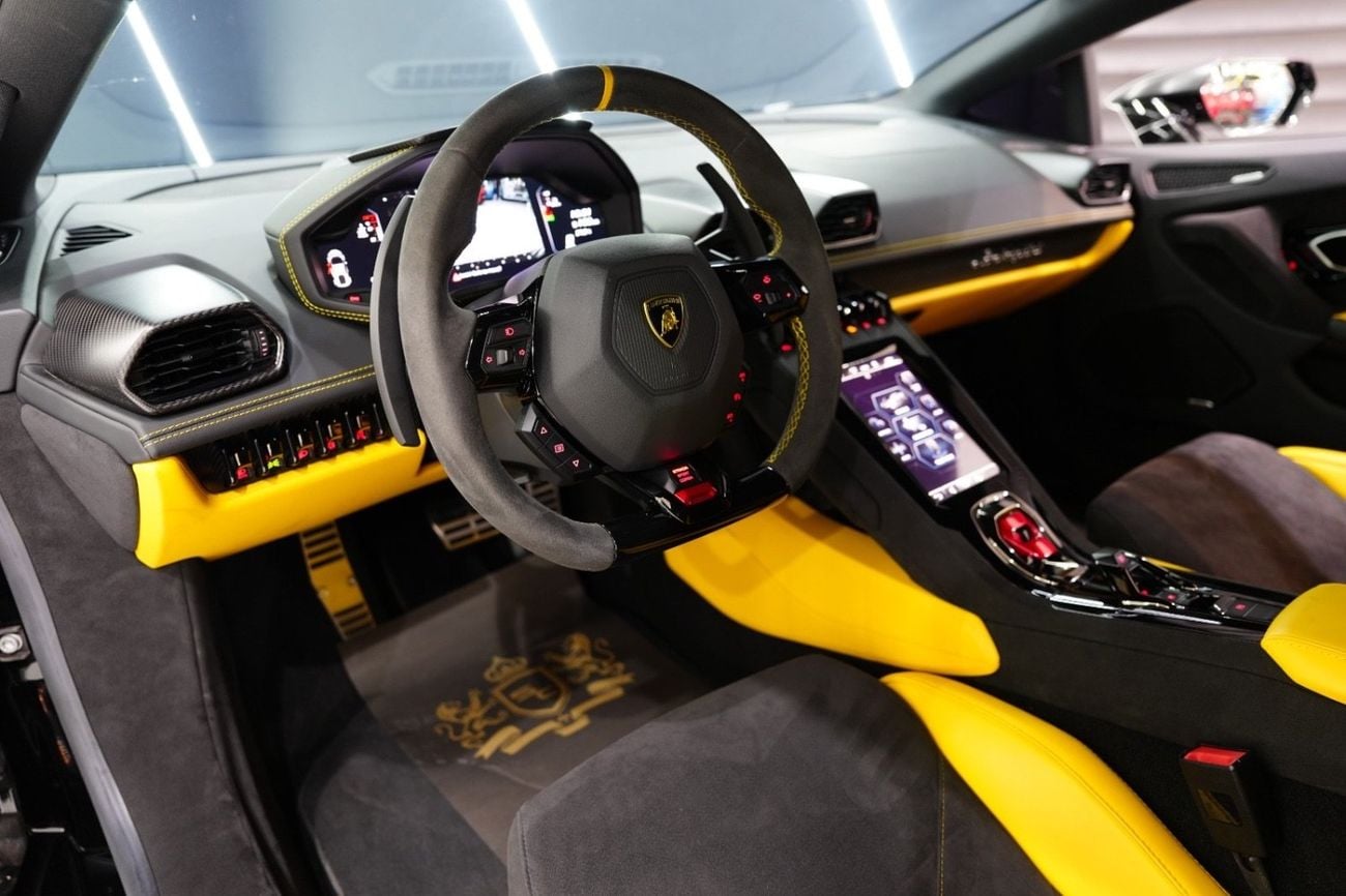 Lamborghini Huracan TECNICA LP 640-2, Carbon Interior, Lifting System, Apple CarPlay, Dealer Warr + Serv!