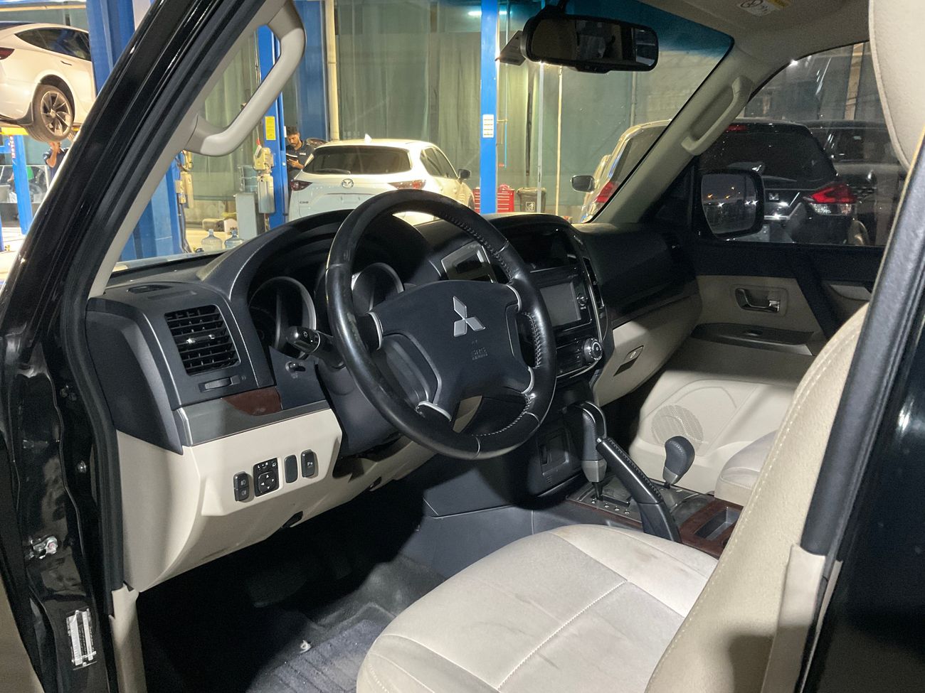 ميتسوبيشي باجيرو GLS Lowline | شامل الضمان | 0 ﺪﻔﻋﺓ ﺃﻮﻟﻯ