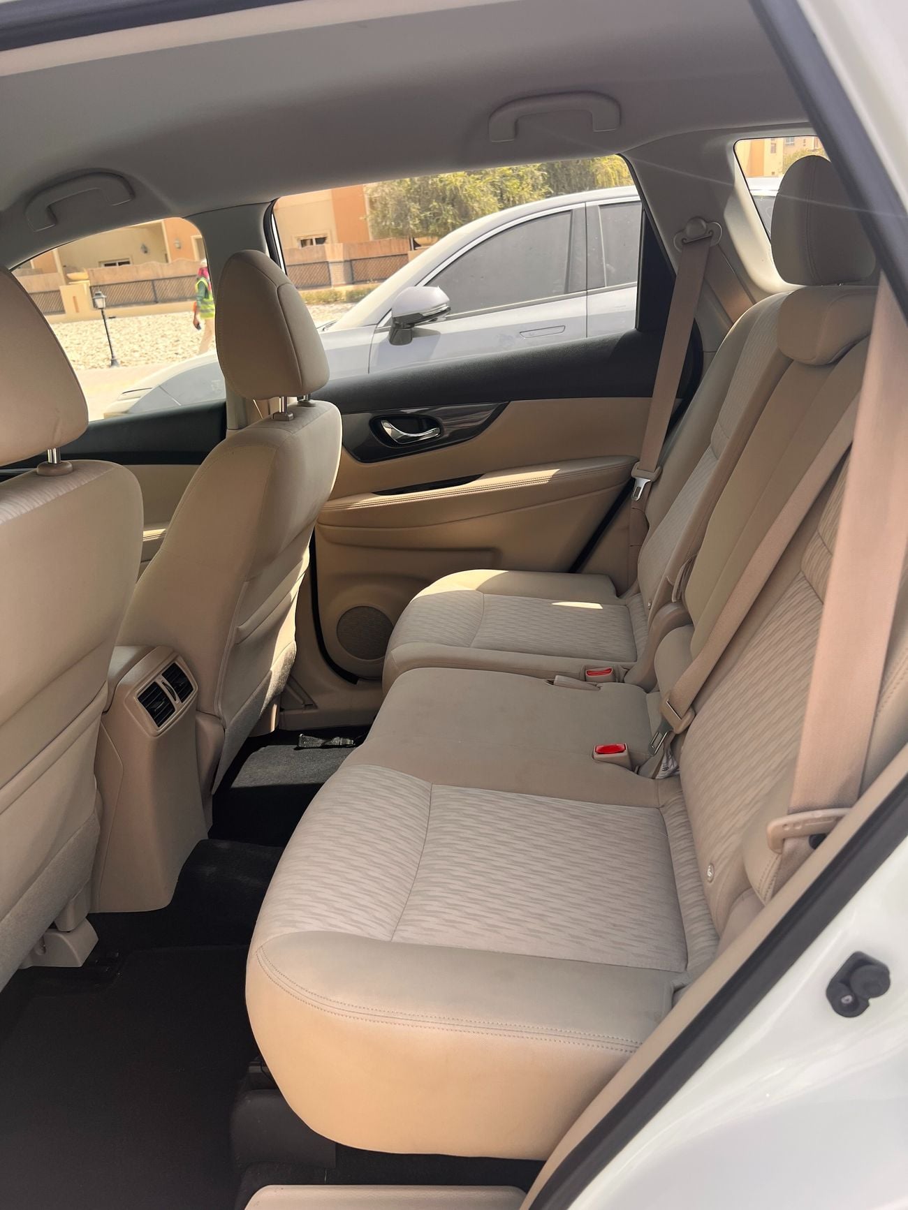 نيسان إكس تريل S 2.5L FWD (5 Seater)
