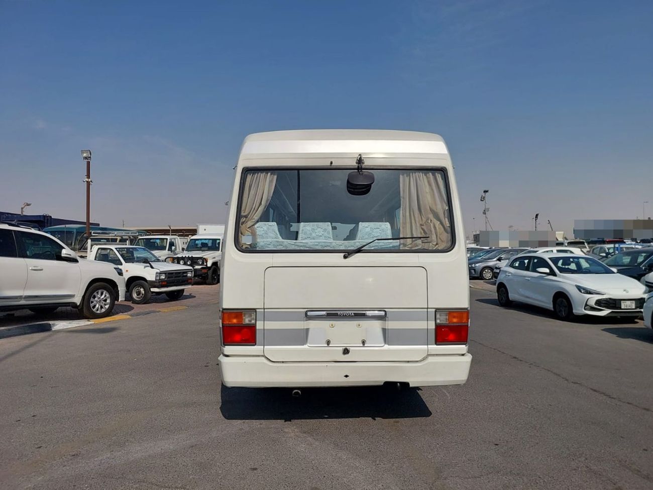 Toyota Coaster TOYOTA COASTER BUS RHD 1992 MODEL 3.7 L DIESEL AUTOMATIC(PM04275)