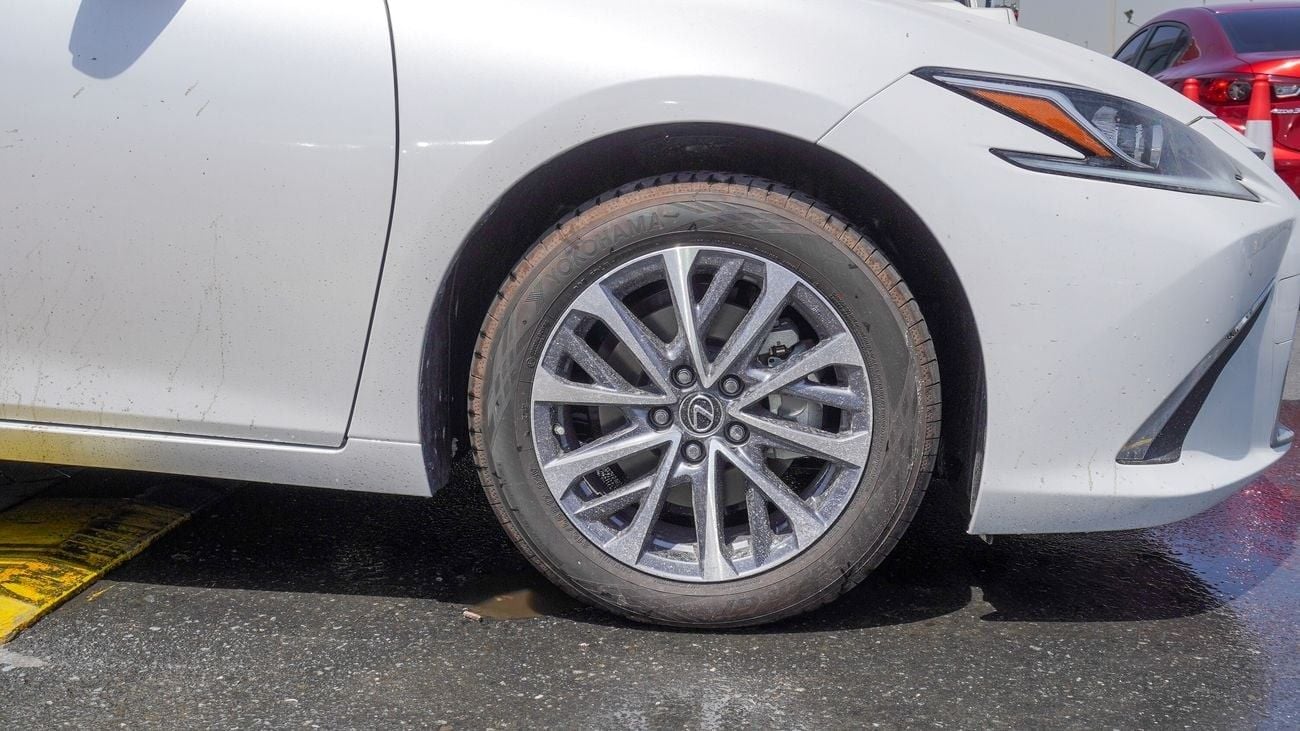 Lexus ES300h 2.5L Hybrid