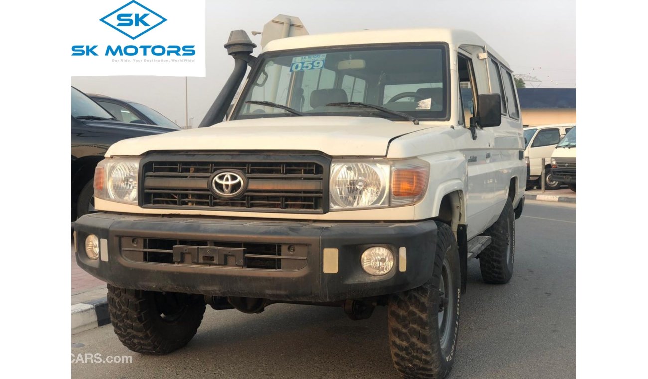 Toyota Land Cruiser Hard Top LX78 4.2L Diesel, Snorkel, Alloy Rims 16'', Low Milage, Clean Interior and Exterior, Mp3, CD-Player