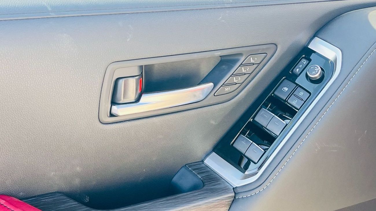 Toyota Land Cruiser GR SPORT