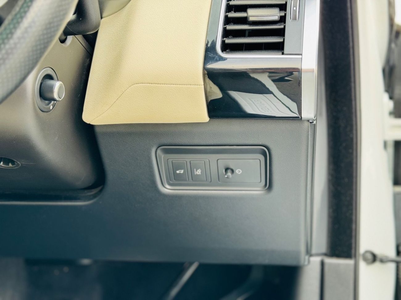 لاند روفر رينج روفر سبورت Range Rover sports Diesel RIGHT HAND DRIVE