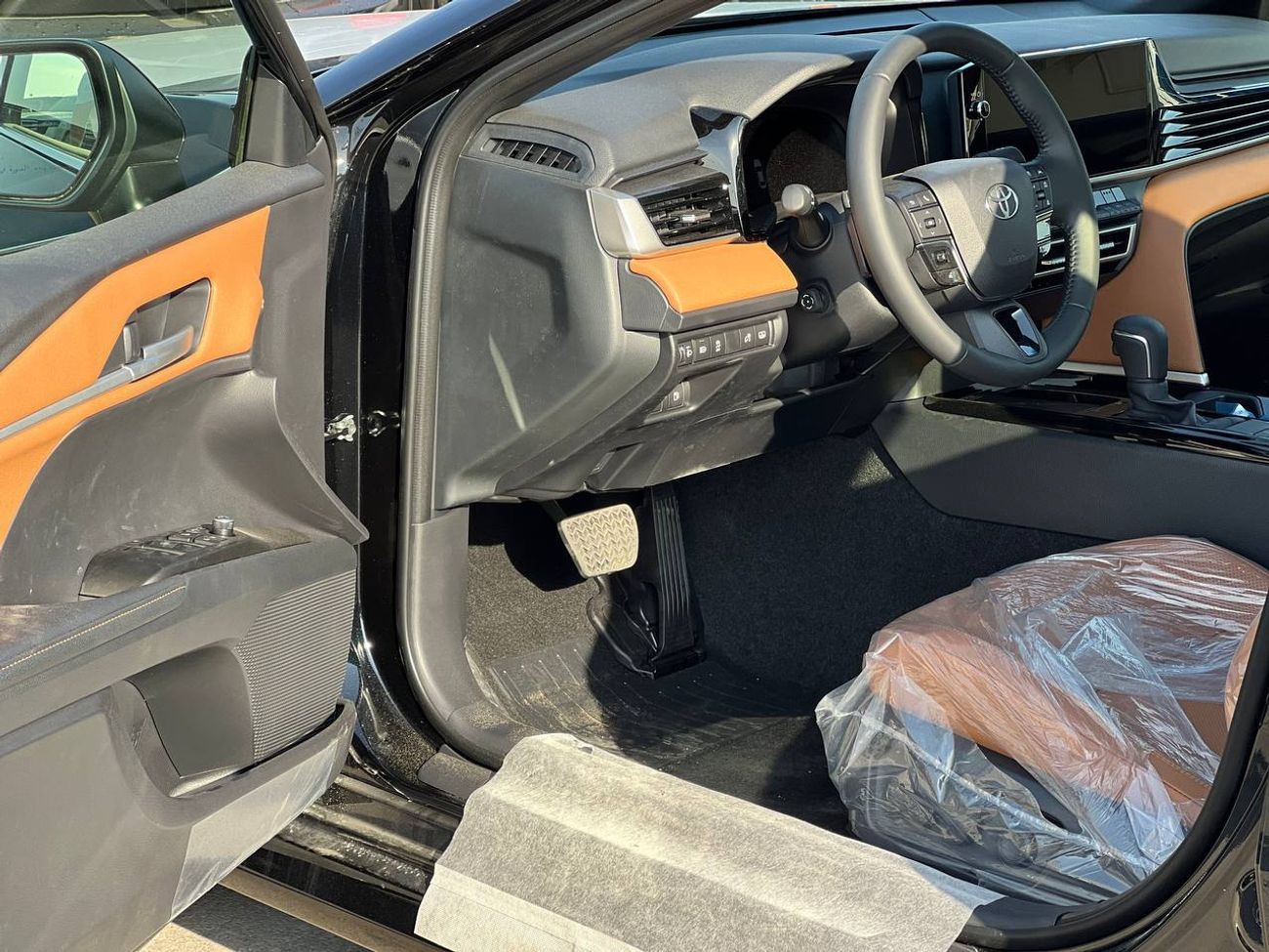 Toyota Camry GLE 2.5L PTR A/T // 2025 // FULL WITH RADAR , COOLING SEATS , PANORAMIC ROOF // SPECIAL OFFER // BY