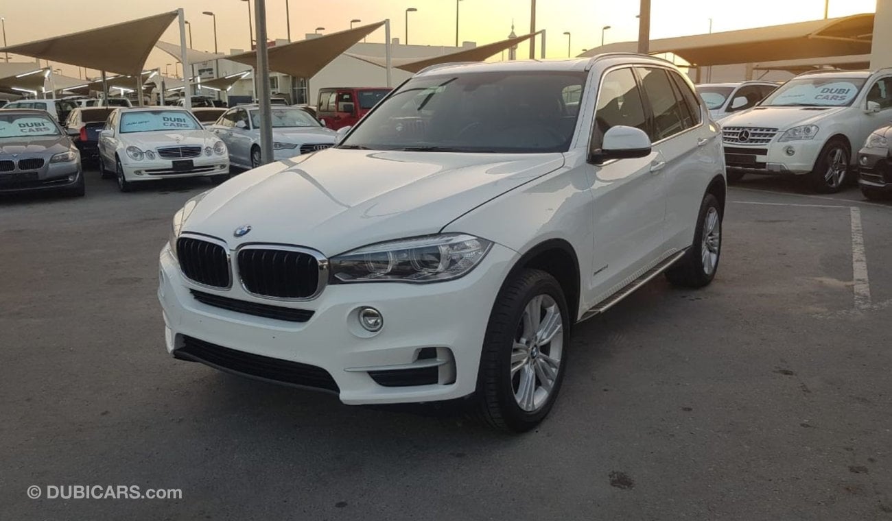 BMW X5 Model 2014 GCC car prefect condition full option low mileage one owner  panoramic roof leather seats