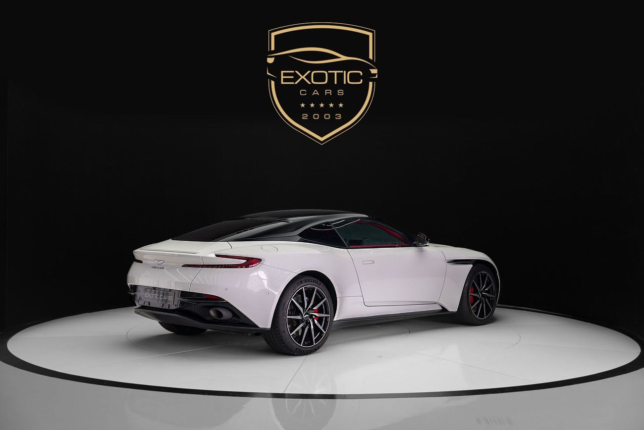 أستون مارتن DB11 Std 4.0L