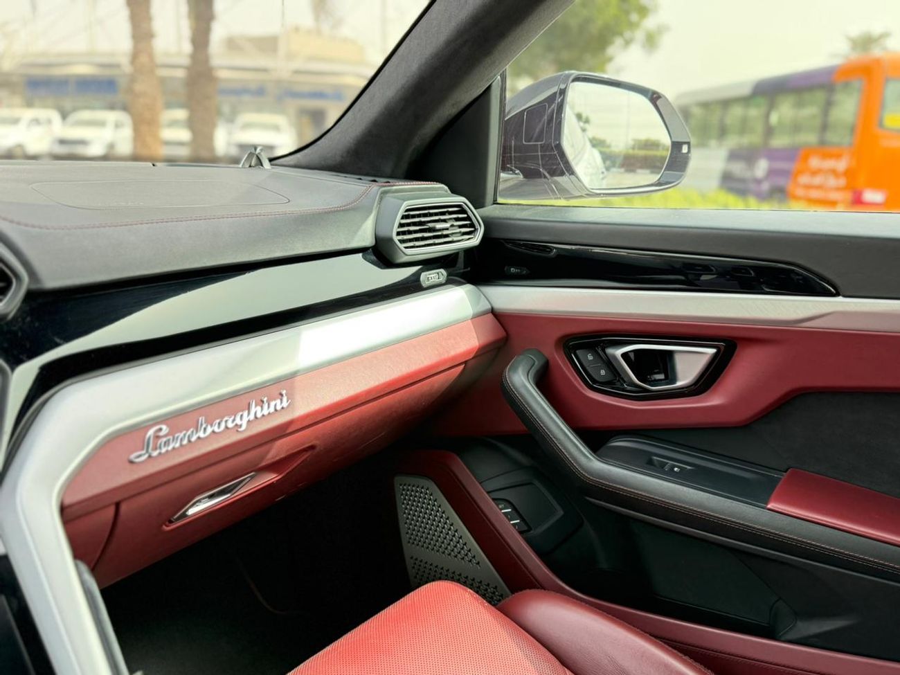 Lamborghini Urus 2019 LAMBOGHINI URUS STD 4.0T V8 GCC EXCELLET COND