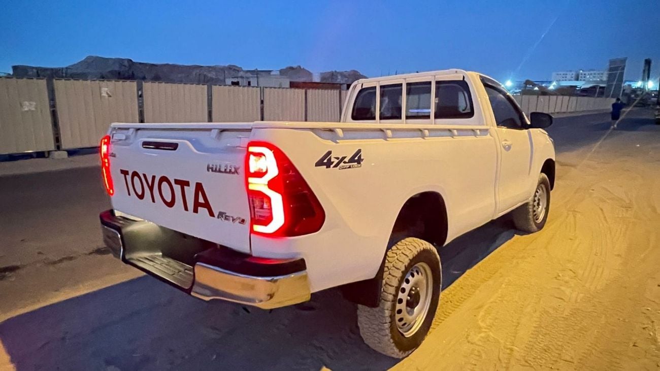 Toyota Hilux DIESEL 2.8 LITER  ,RIGHT HAND DRIVE ,AUTOMATIC GEAR