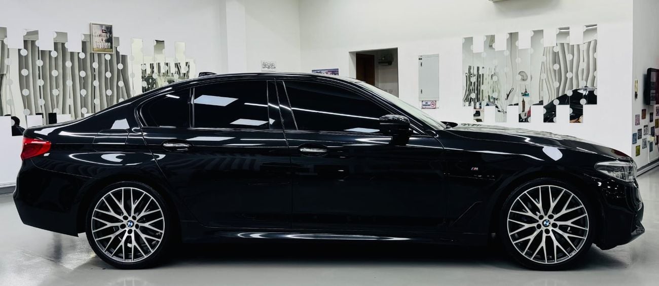 بي أم دبليو 530i Luxury M Sport Package 2.0L