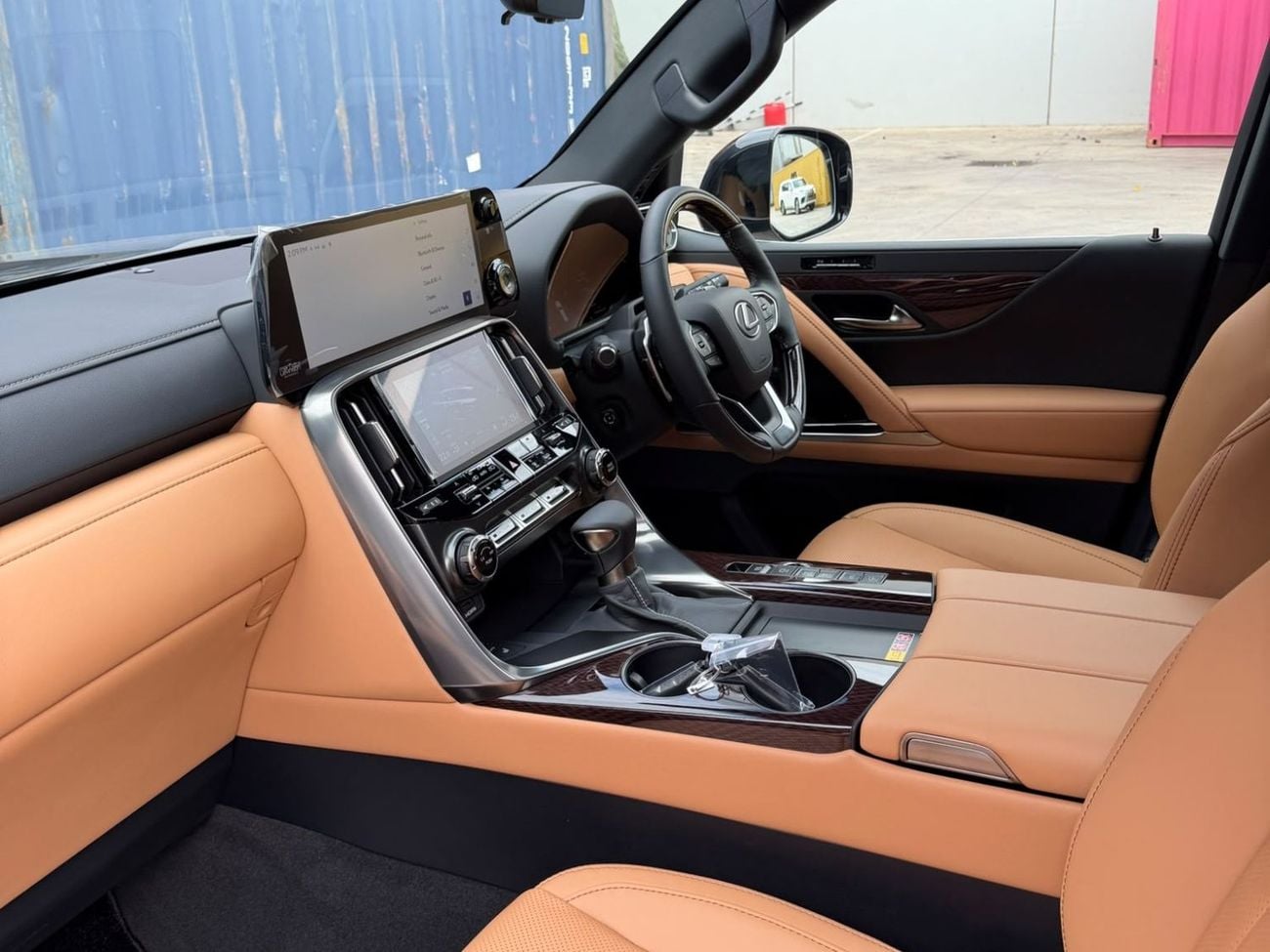 Lexus LX700h SPORT LUXURY 3.5L TWIN TURBO V6 HYBRID 7 SEATS (EXPORT ONLY)