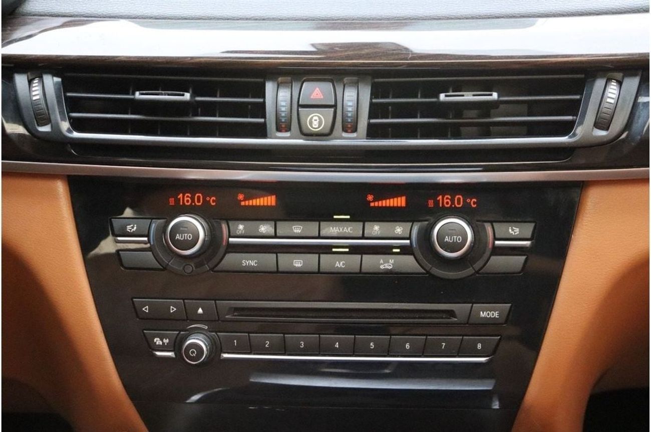 BMW X6 35i Executive 3.0L BMW X6 35i / 2016 / GCC / Free Accident/ Only 85,000KM