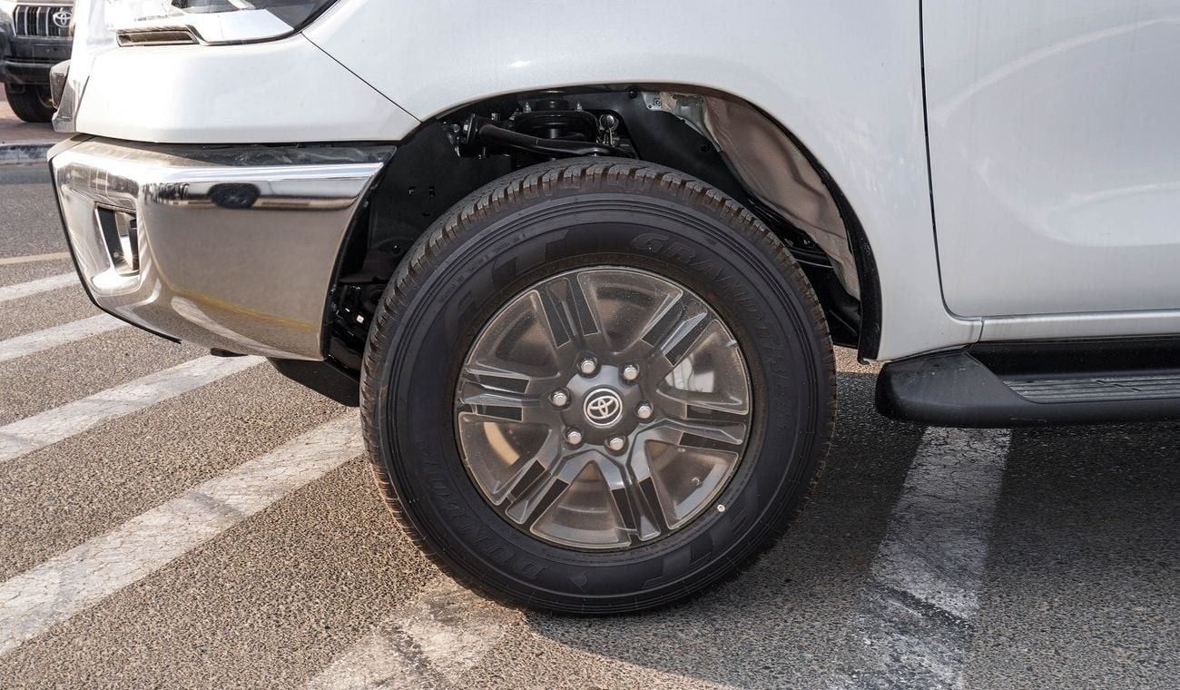 تويوتا هيلوكس GLX 2.7L 4WD