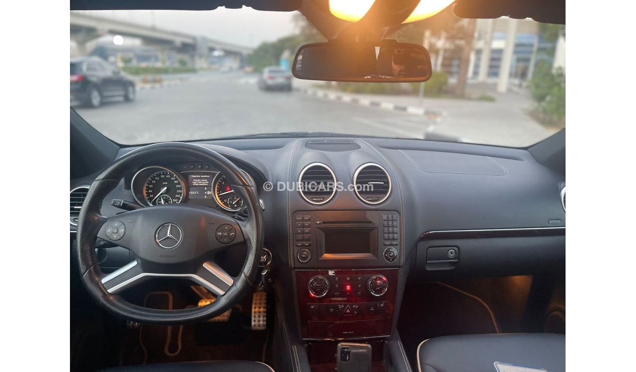 Mercedes-Benz ML 350 || Sunroof || Topend || GCC || Pristine Condition