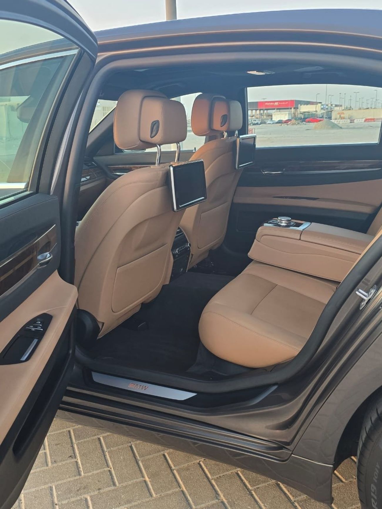 BMW 730Li MODEL 2015 GCC CAR PERFECT CONDITION INSIDE AND OUTSIDE FULL OPTION SUN ROOF LEATHER SEATS