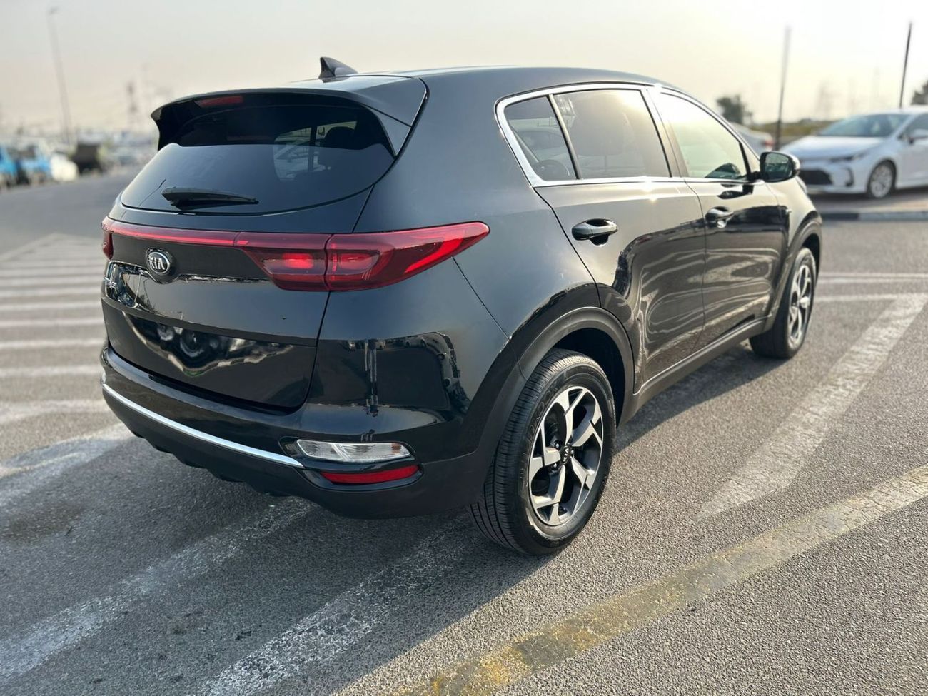 كيا سبورتيج 2021 Kia Sportage 2.4L V4 - MiOption + Leather & Electric Seats - Apple/Android Play - Rear CAM - Ri