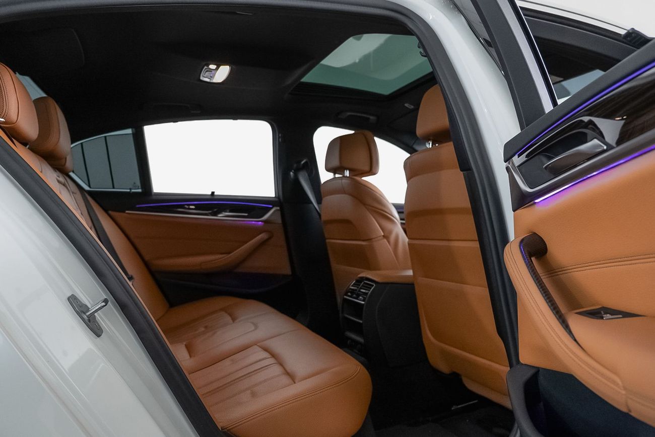 بي أم دبليو 530i Luxury 2.0L