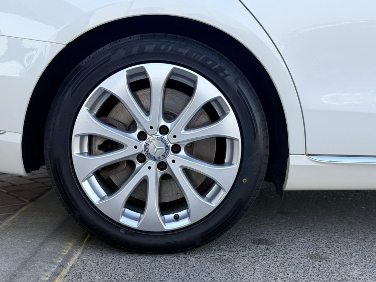 مرسيدس بنز E 400