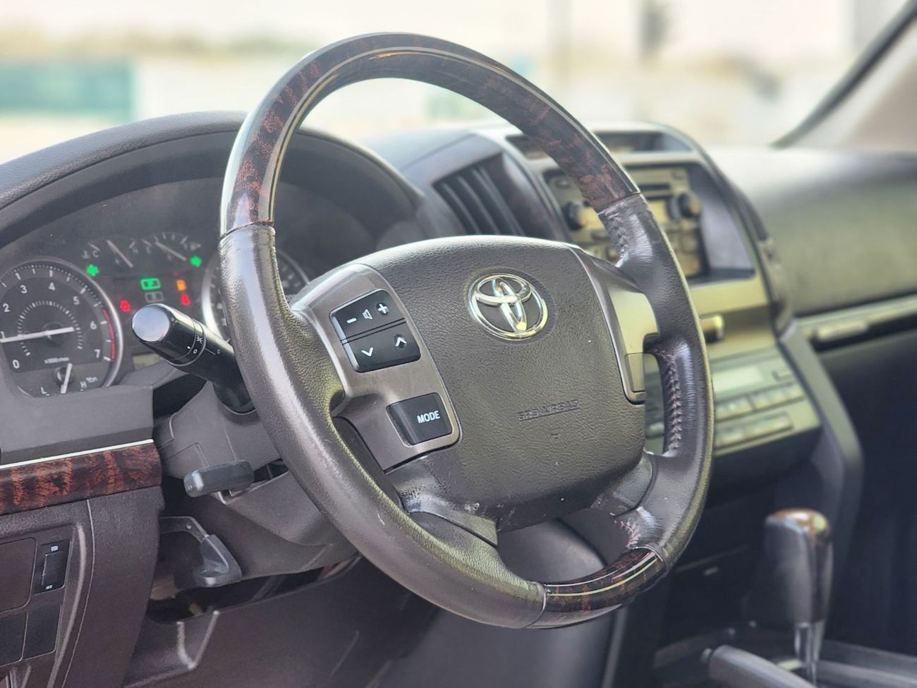 Toyota Land Cruiser GX.R V8