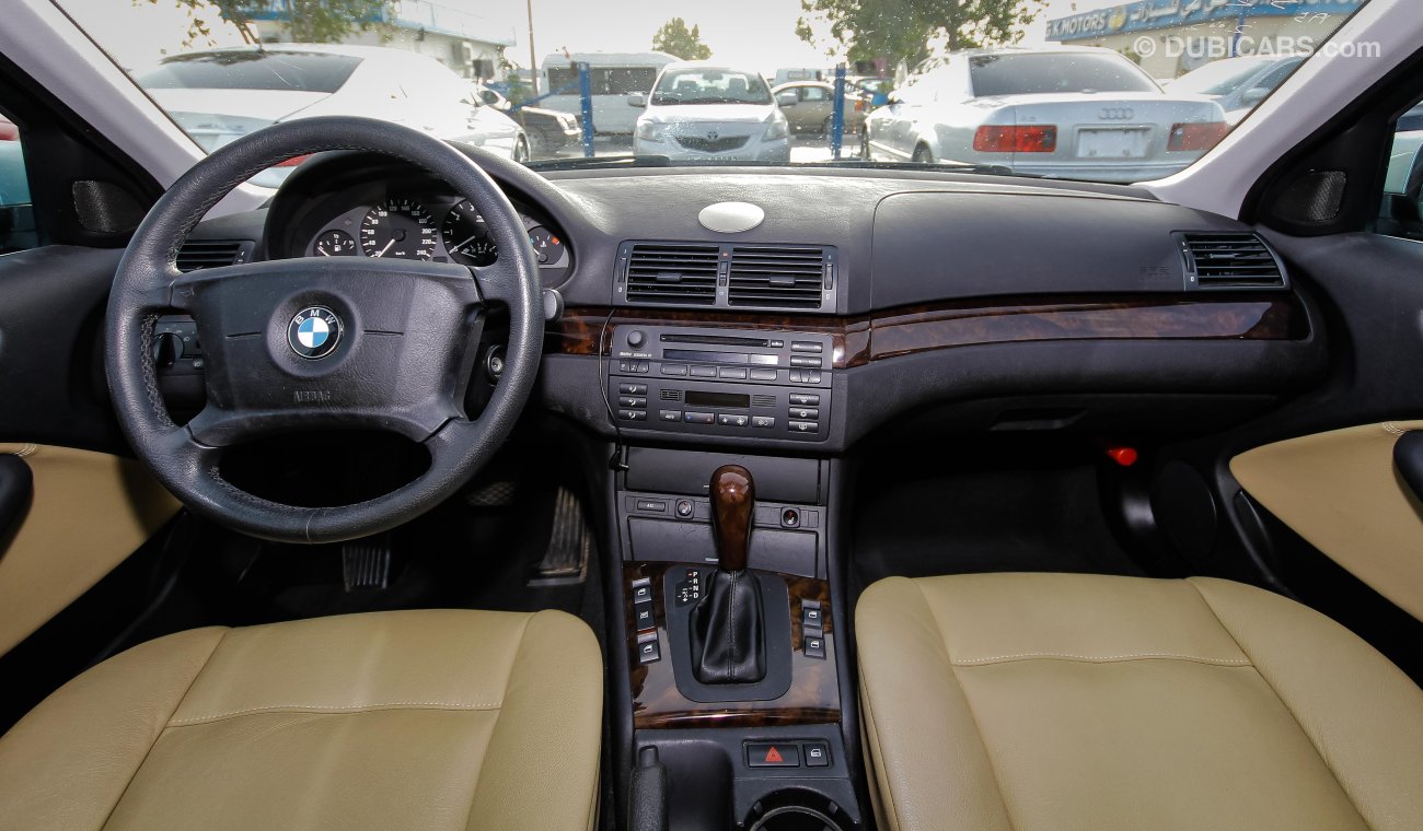 بي أم دبليو 320 i