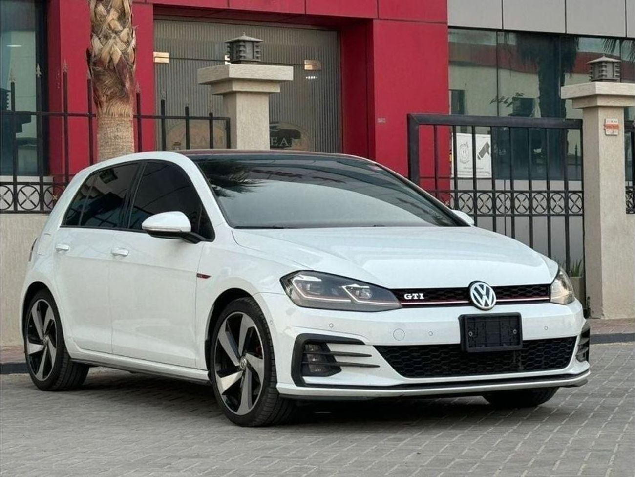 Volkswagen Golf GTI P1