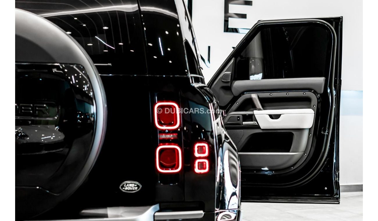 لاند روفر ديفندر 2023 Land Rover Defender 110 P400 S, 2028 Land Rover Warranty + Service Contract, Low Kms, GCC