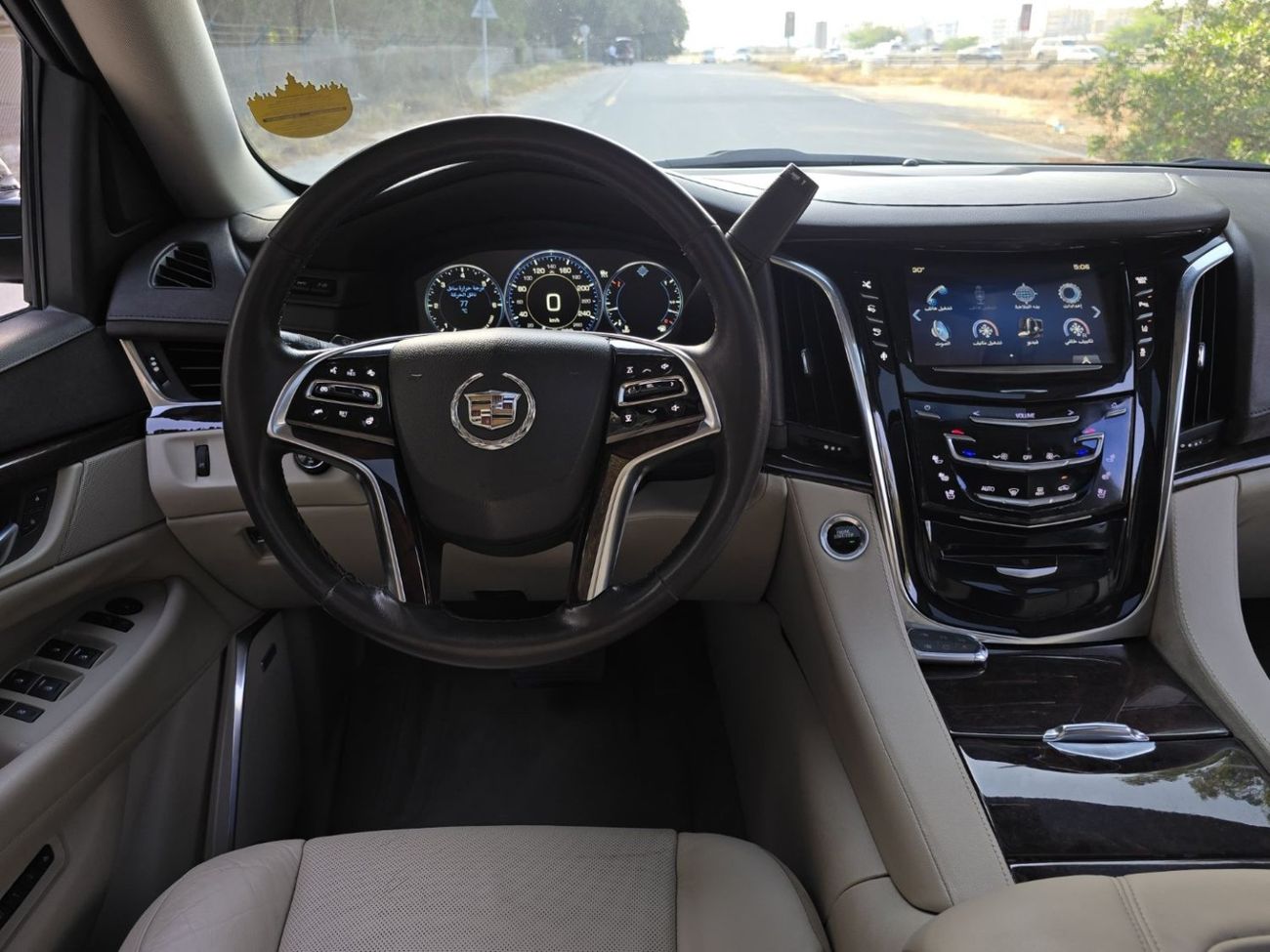 Cadillac Escalade Platinum 6.2L CADILLAC ESCALADE 2015 GCC PLATINUM // FULL OPITION // PERFECT CONDITION