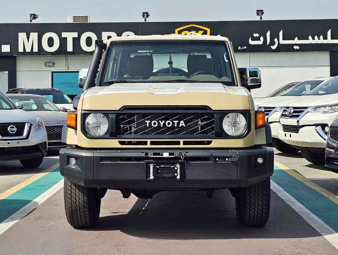 Toyota Land Cruiser Pick Up LX-Z1 DOUBLE CABIN / 2.8L V4 DIESEL / A/T/ LEATHER SEATS / DIFF LOCKS / 4WD (CODE#LX-Z1)