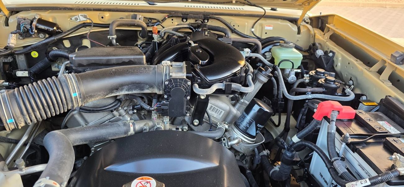 Toyota Land Cruiser Pick Up PETROL AUTO 7000KM