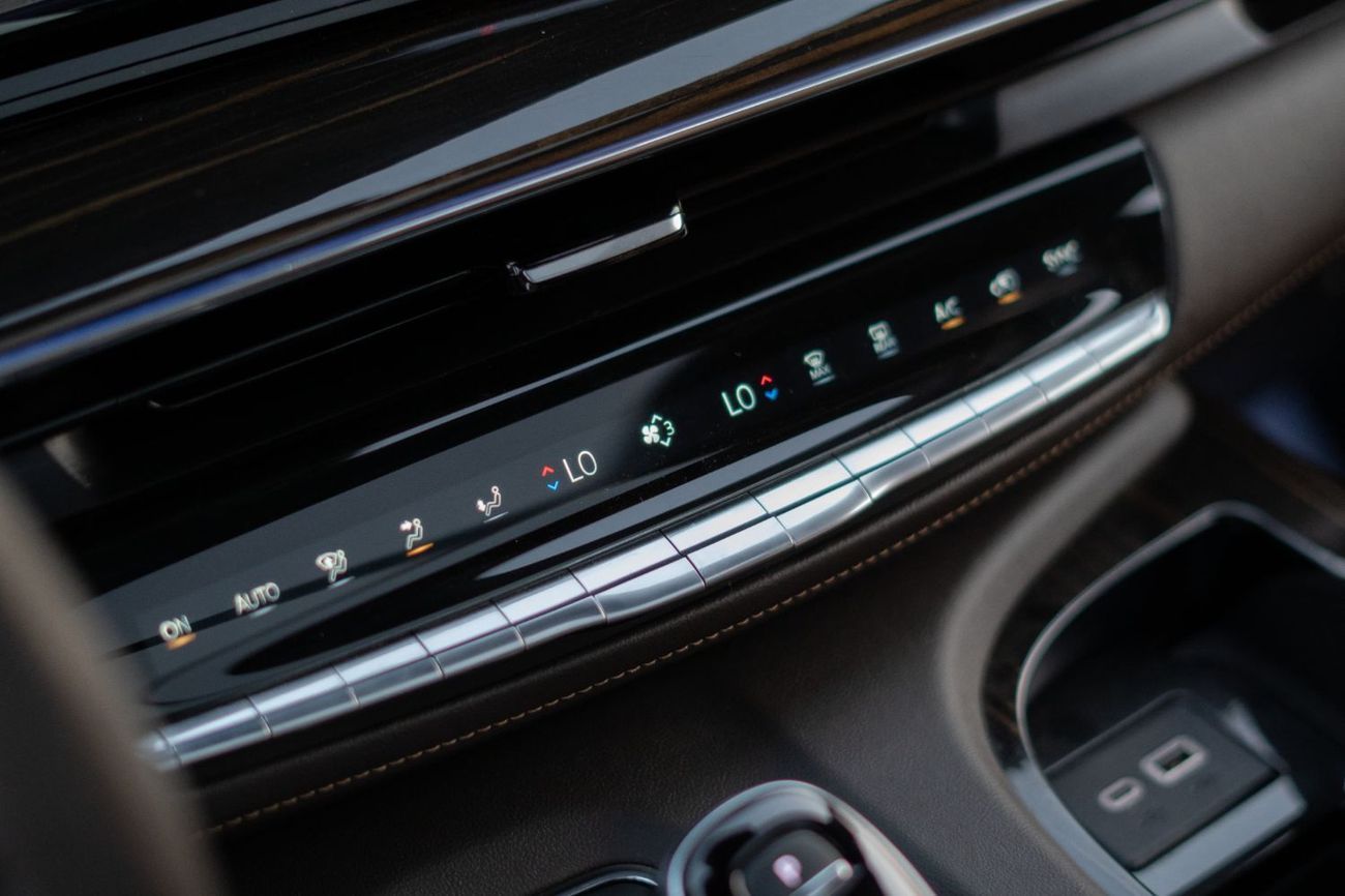 Cadillac Escalade Premium Luxury Platinum 6.2L 4WD