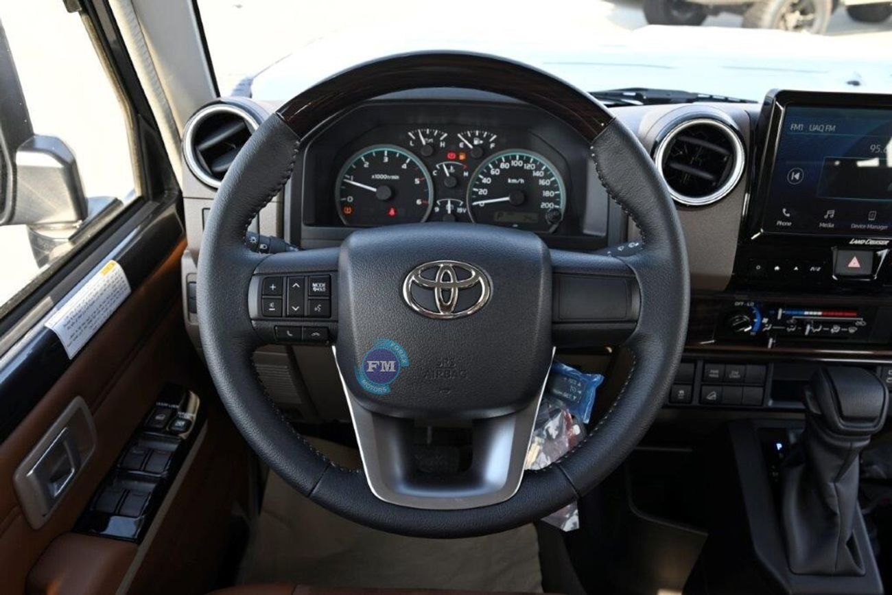 Toyota Land Cruiser Pick Up 79 Double Cab 2.8L Diesel Automatic (Full Option)