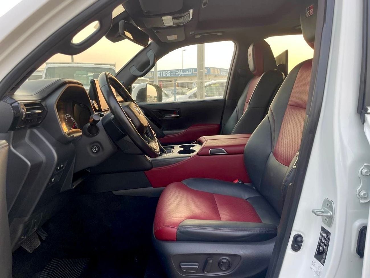 تويوتا لاند كروزر VXR 2022 Model TWIN TURBO 3.5L ENGINE FULL OPTION VERY CLEAN AND PERFECT CONDITION