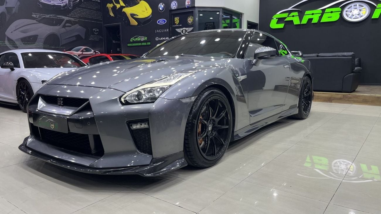 نيسان جي تي ار PREMIUM Nissan GT-R 2017