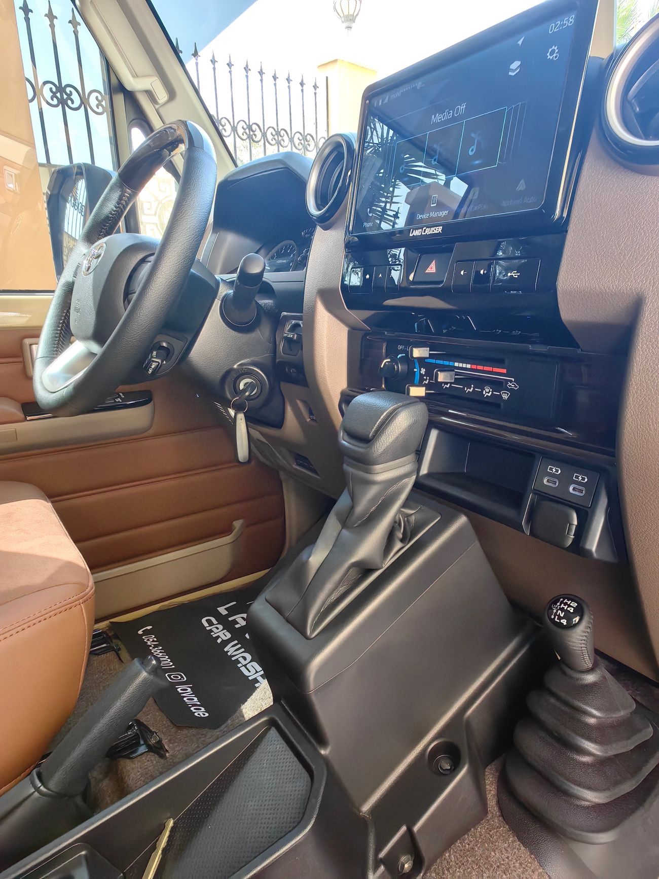 تويوتا لاند كروزر 70 DX 4.0L A/T